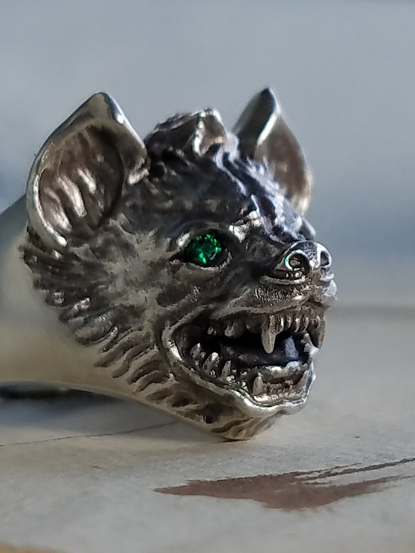 QFO039 Hyena Ring