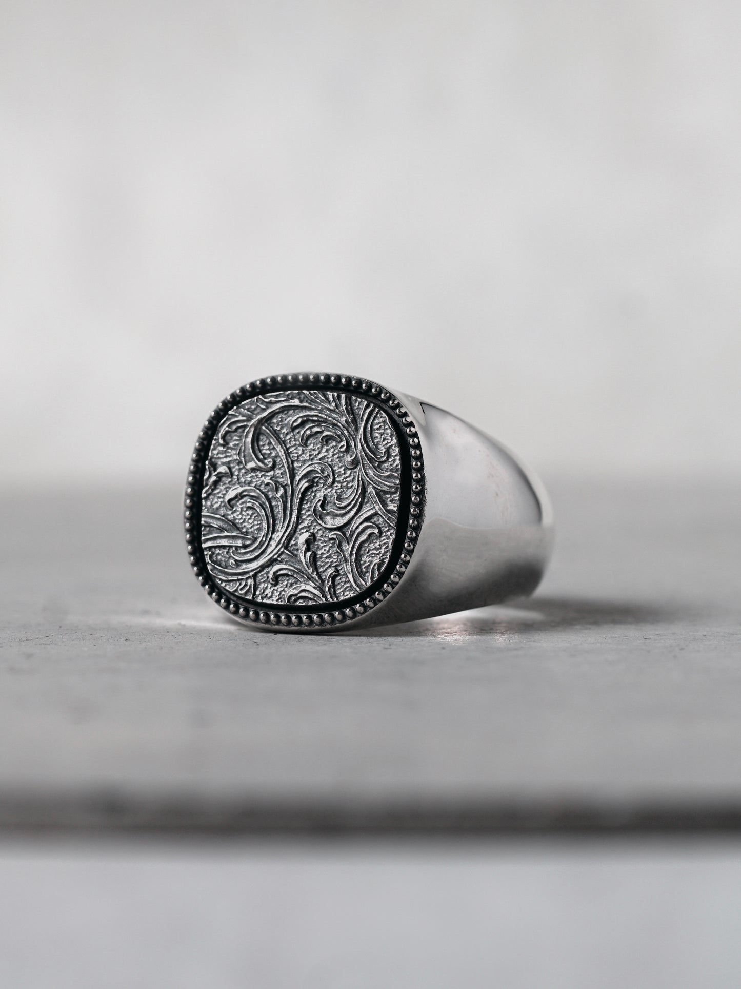 QR34MP Scroll Signet Ring 2 M Polish ver.