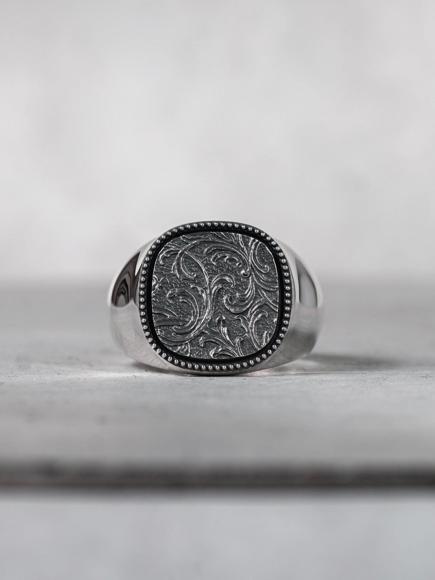 QR34MP Scroll Signet Ring 2 M Polish ver.