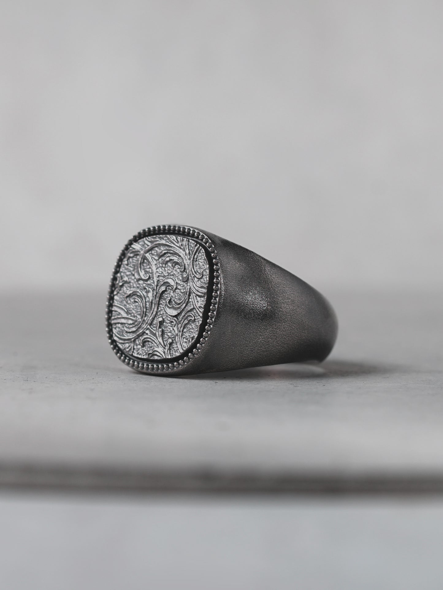 QR34SA Scroll Signet Ring 2 S Antique ver.