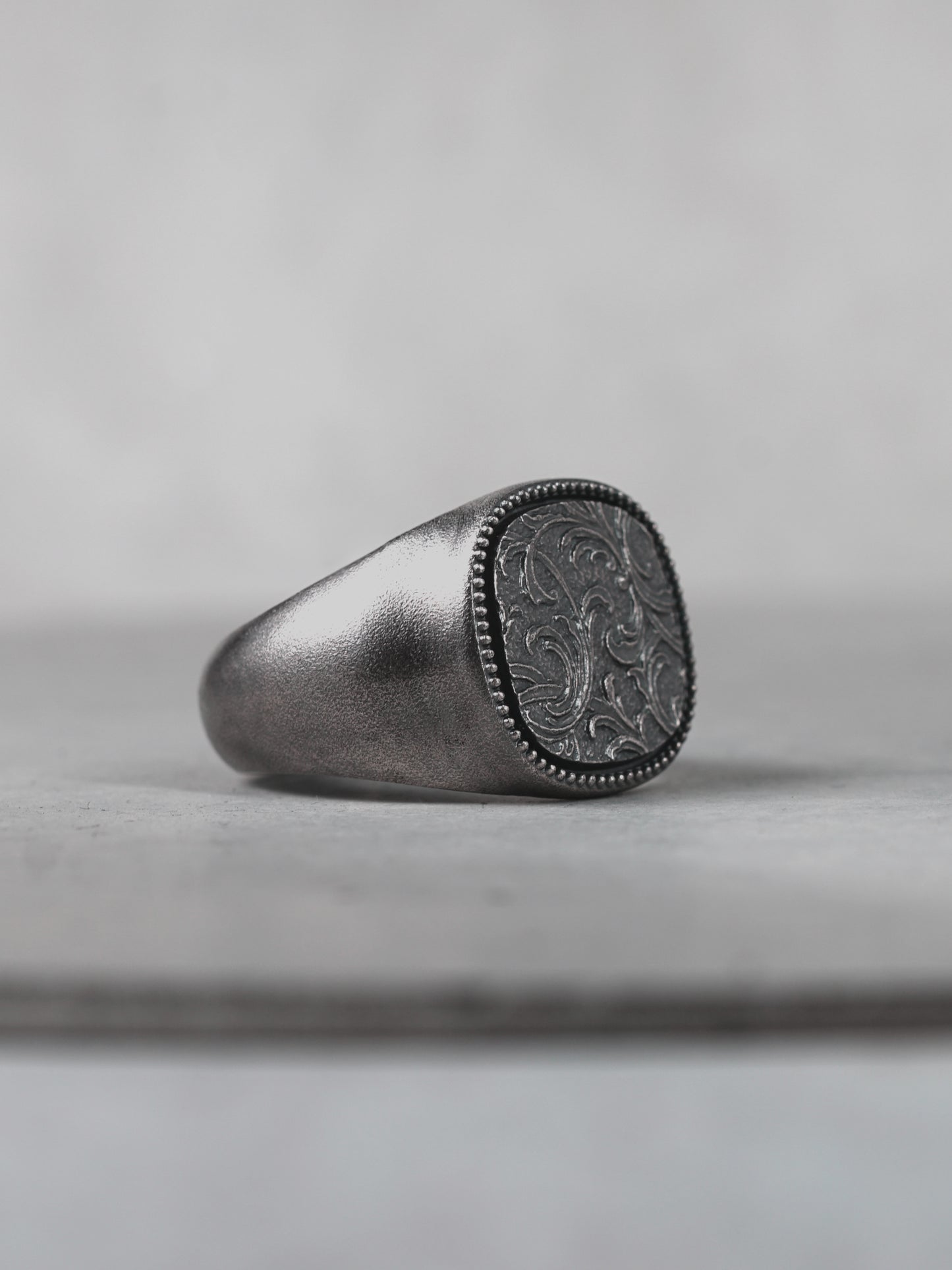 QR34SA Scroll Signet Ring 2 S Antique ver.