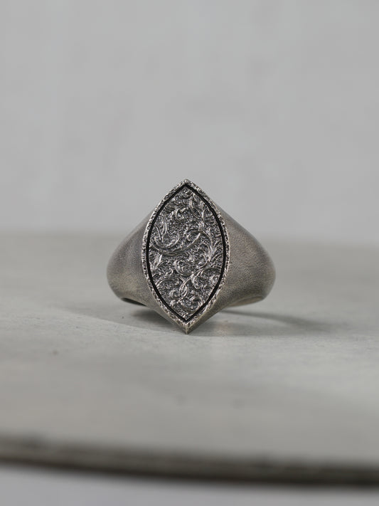 QR38MA Scroll Signet Ring 'Marquess' M Antique ver.