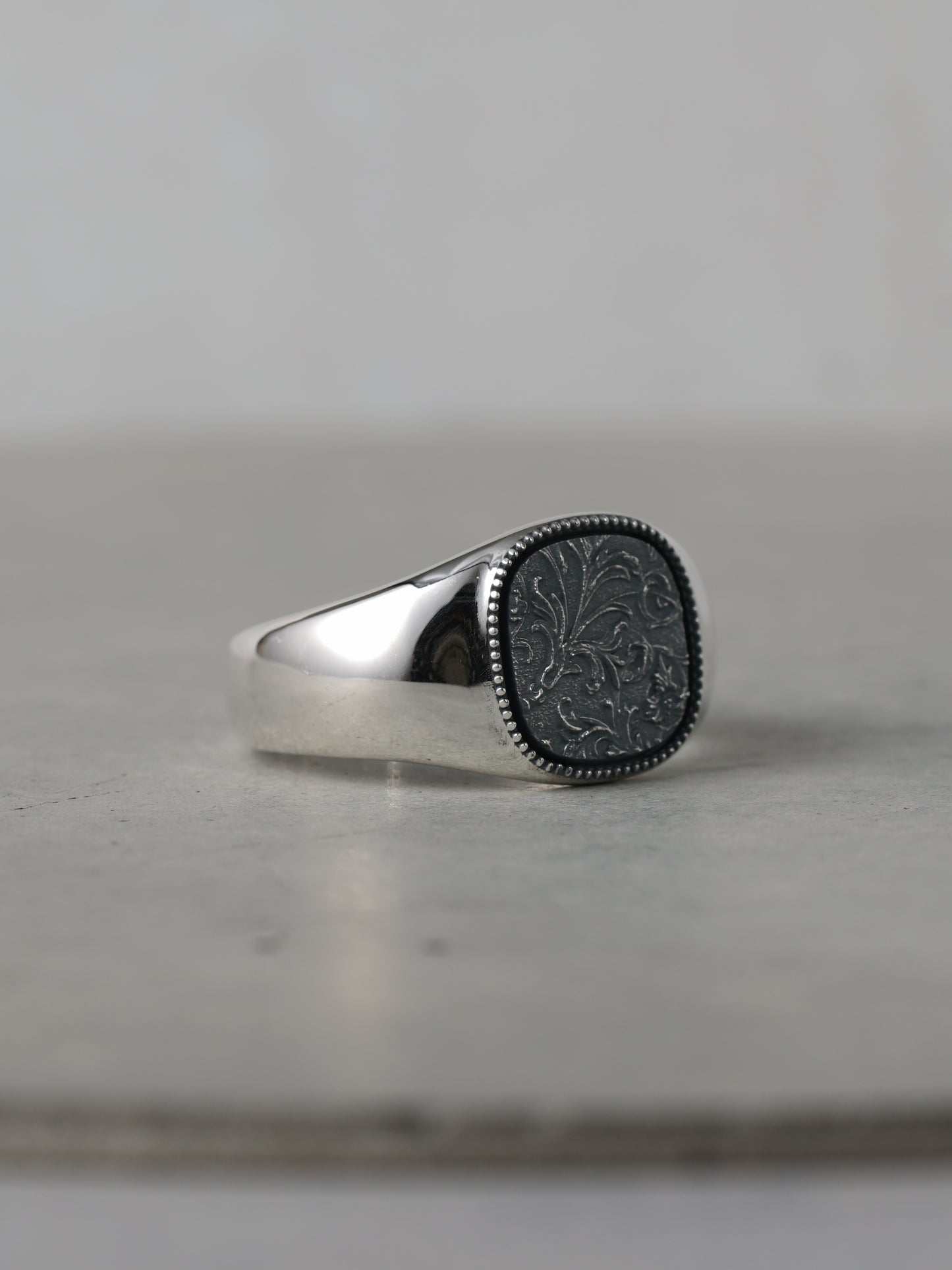 QR33MP Scroll Signet Ring M Polish ver.