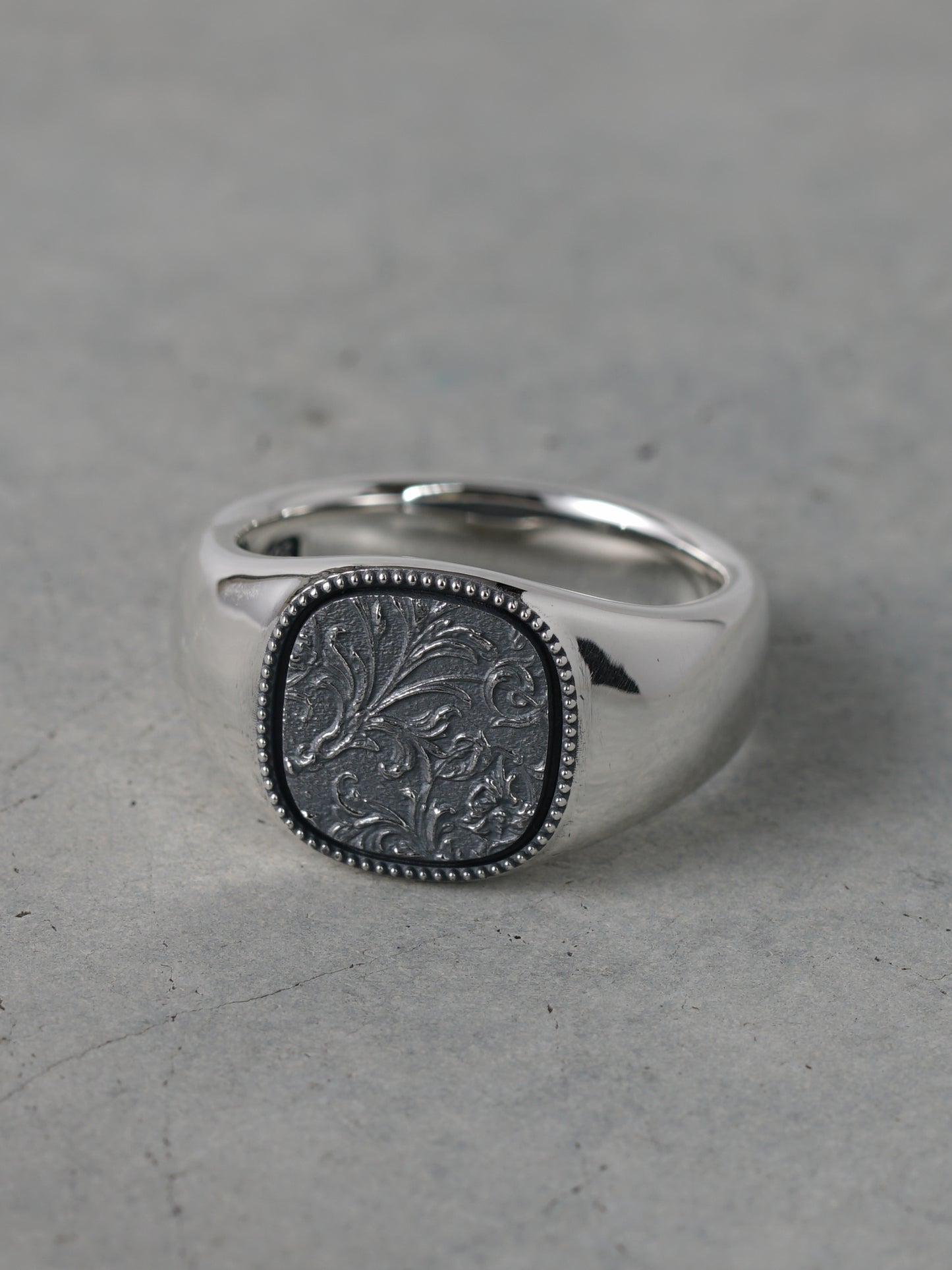 QR33MP Scroll Signet Ring M Polish ver.