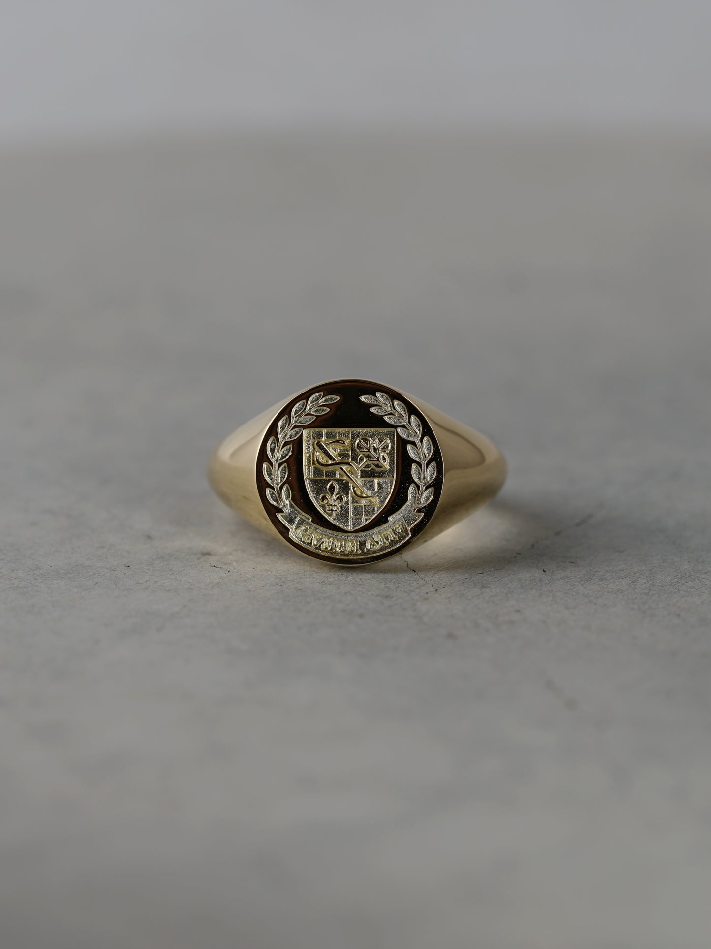 QFO076 K18 Signet Ring