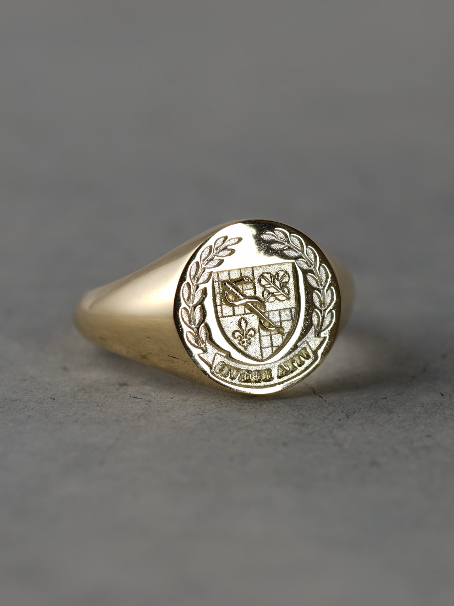 QFO076 K18 Signet Ring