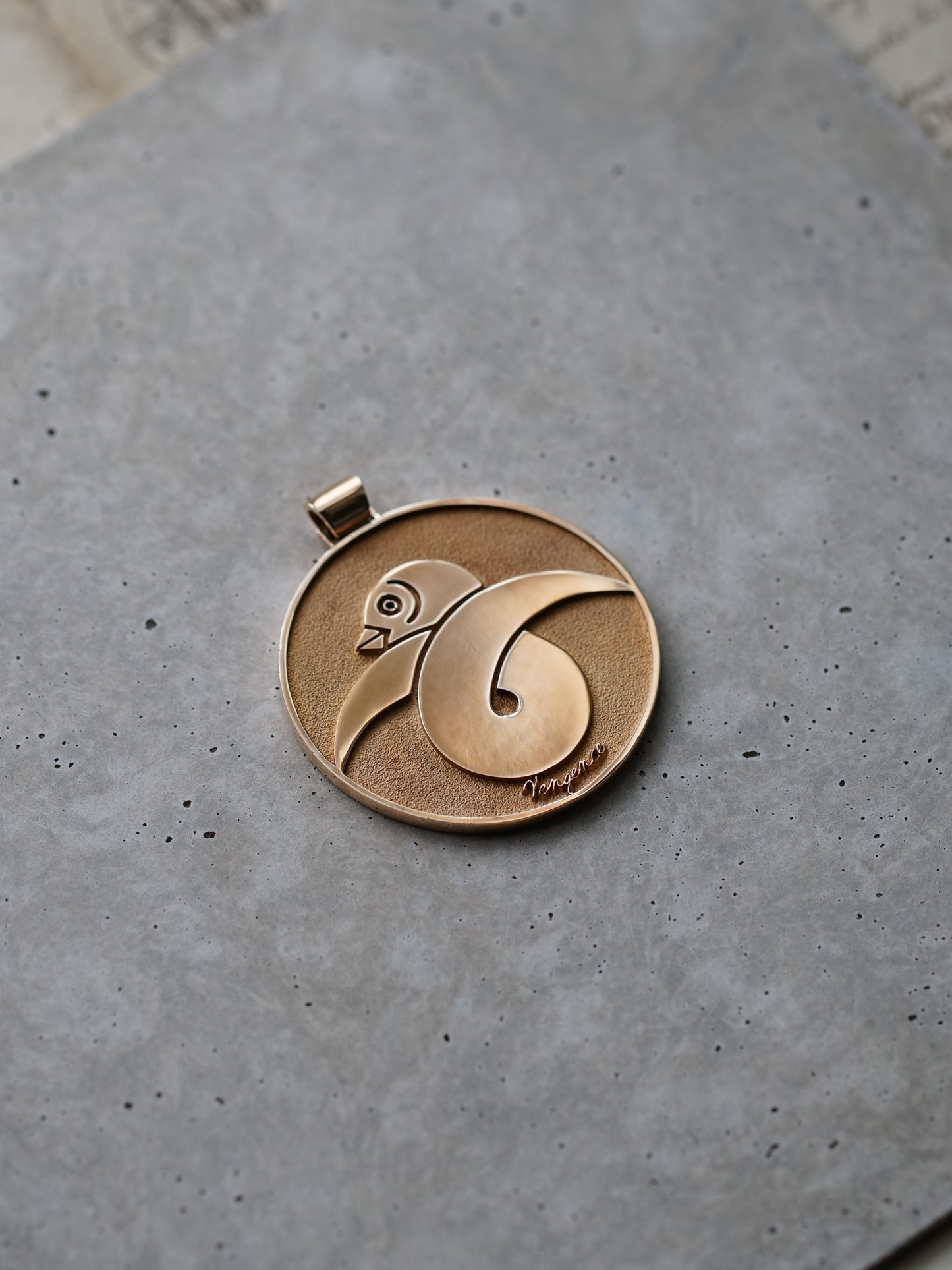 QFO077 Circle Pendant