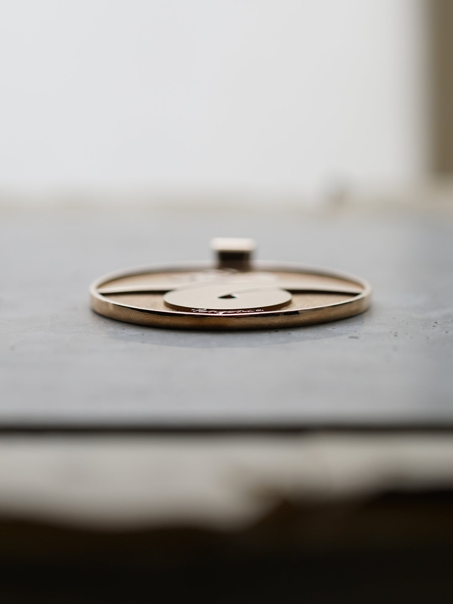 QFO077 Circle Pendant