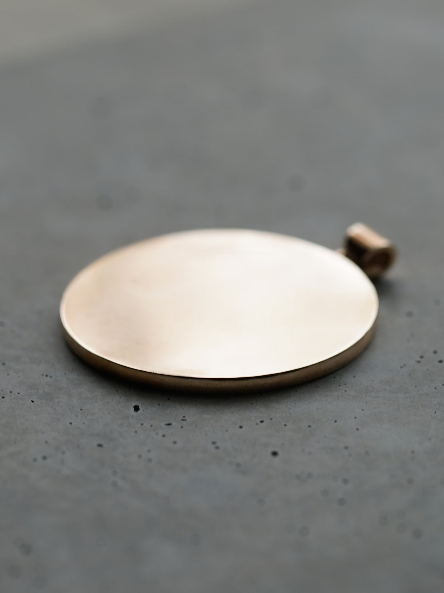 QFO077 Circle Pendant