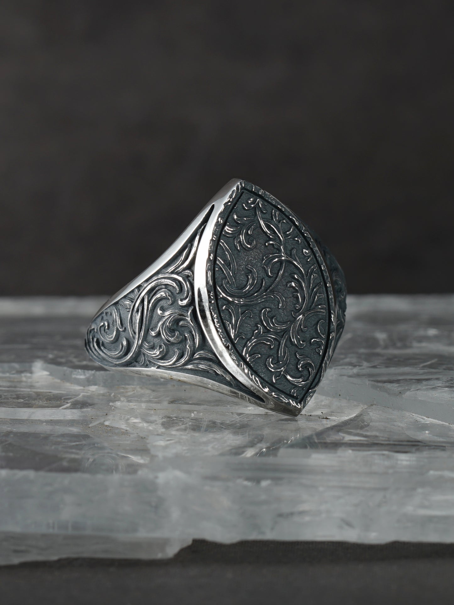 QSO178 Scroll Signet Ring 'Marquess' Custom