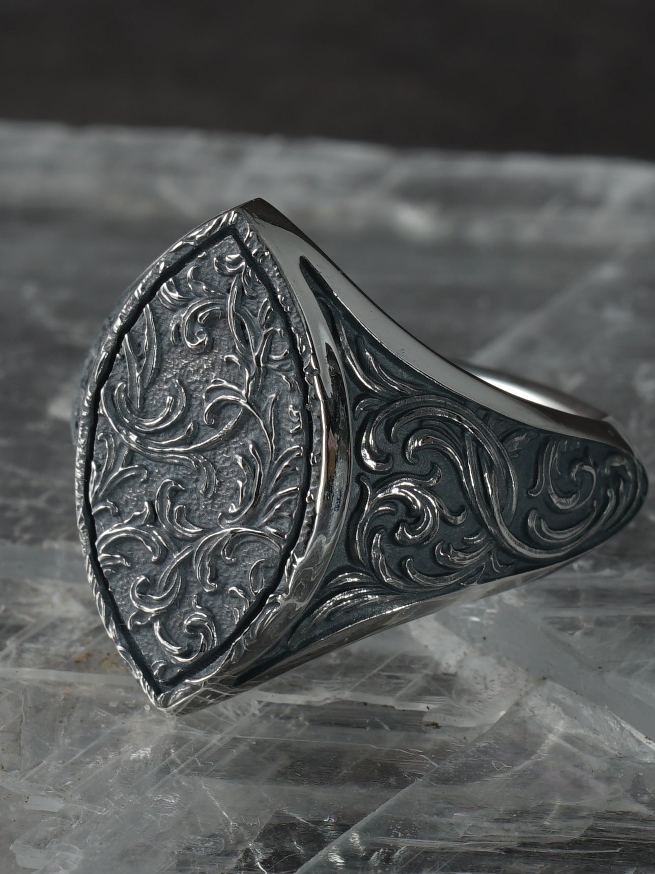 QSO178 Scroll Signet Ring 'Marquess' Custom