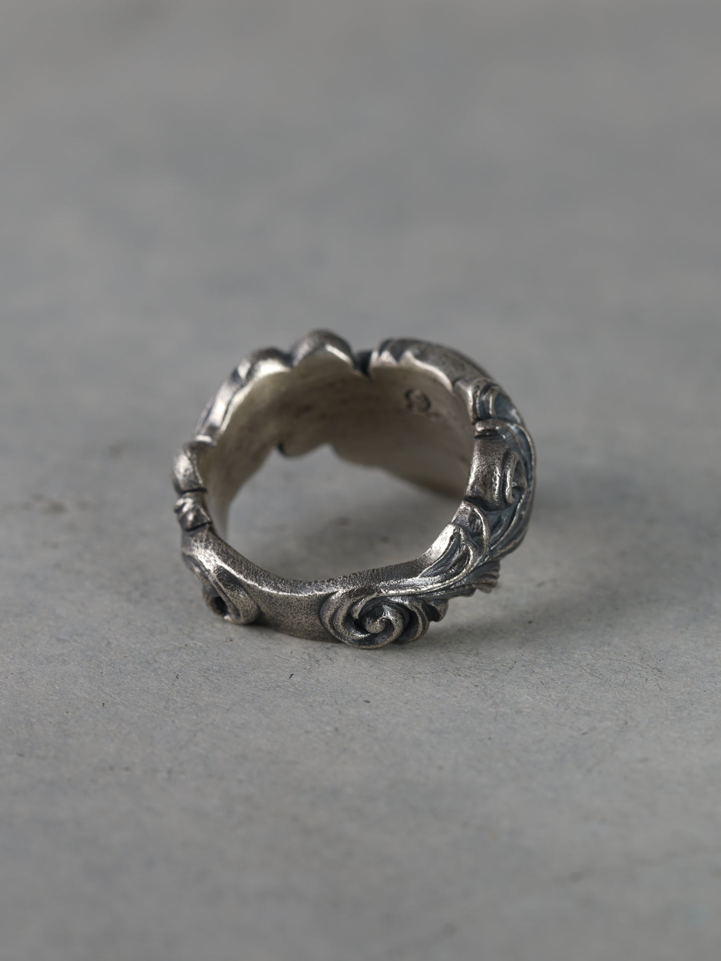 QR13A Blasen Ring Antique ver.