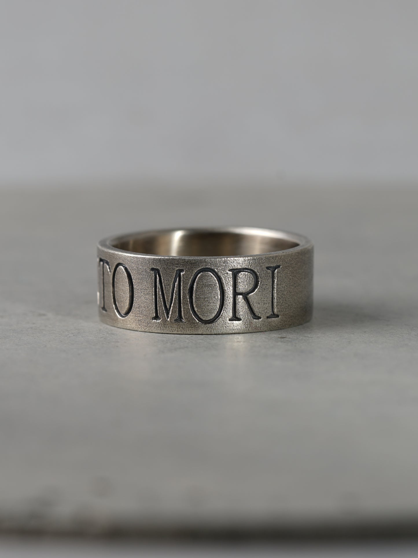 QR16A Memento Mori Ring Antique ver.