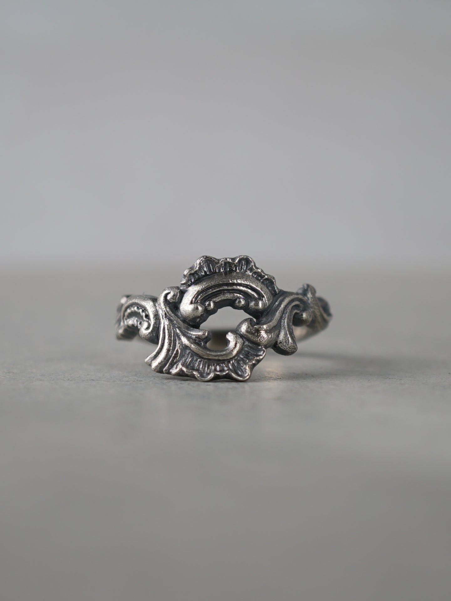 QR28A Rococo Ring Antique ver.