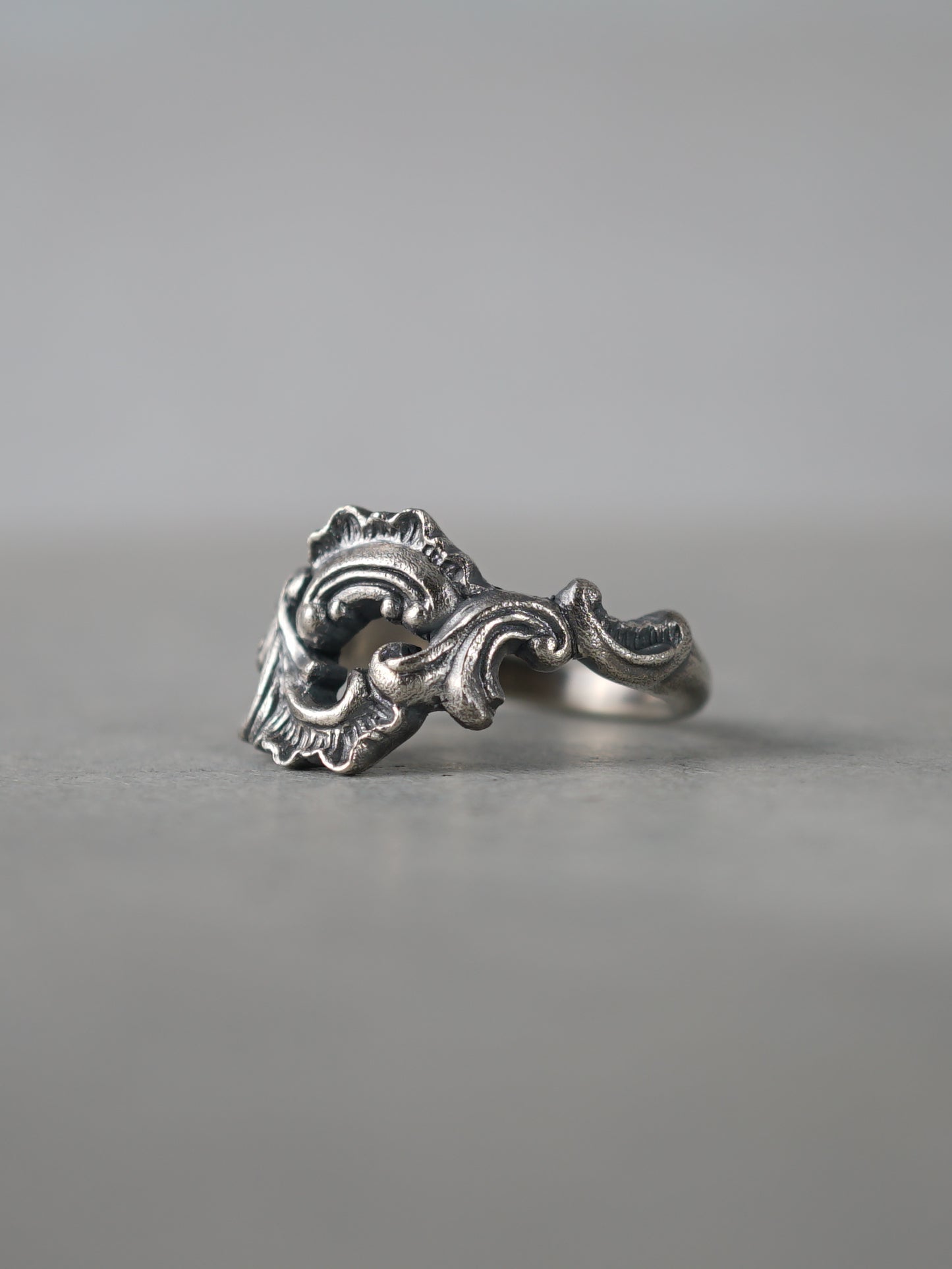 QR28A Rococo Ring Antique ver.