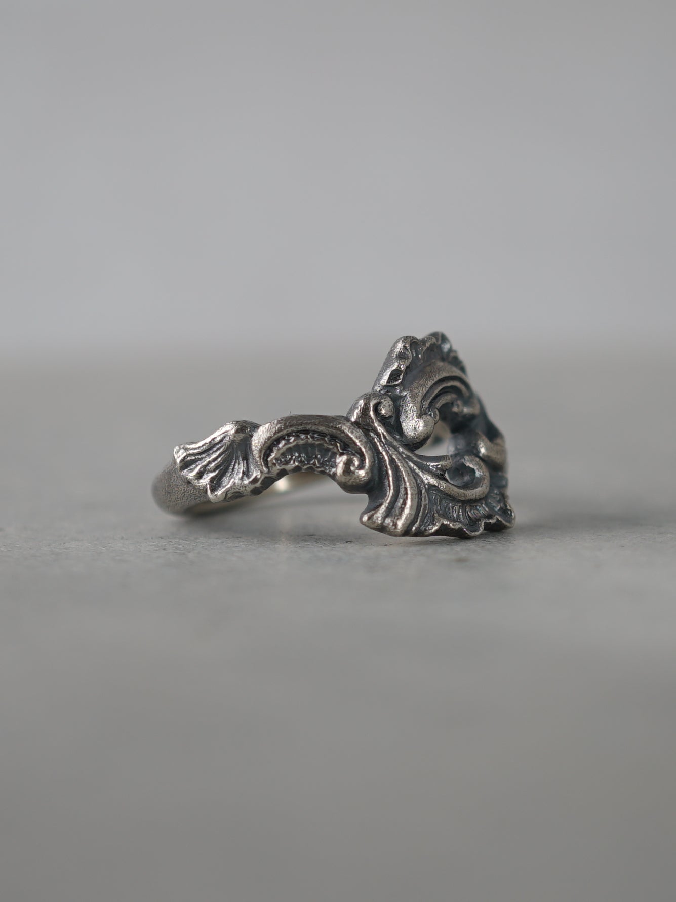 QR28A Rococo Ring Antique ver.