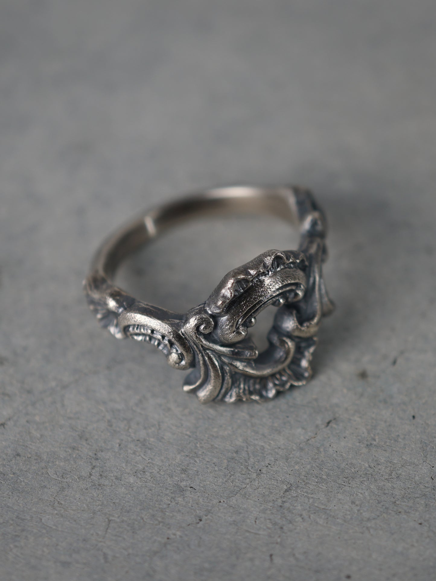 QR28A Rococo Ring Antique ver.