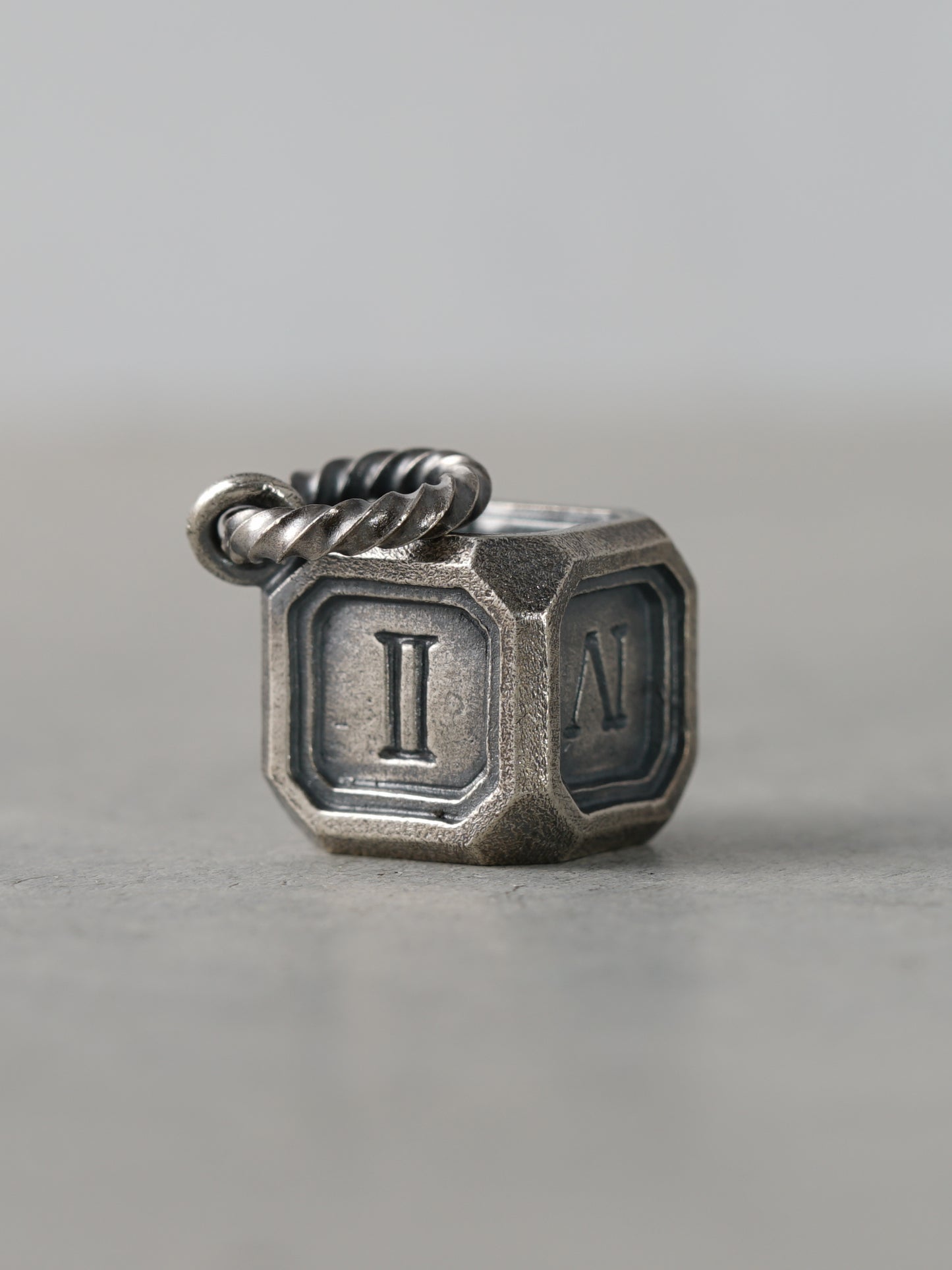 QN19A Roman Dice Pendant Antique ver.