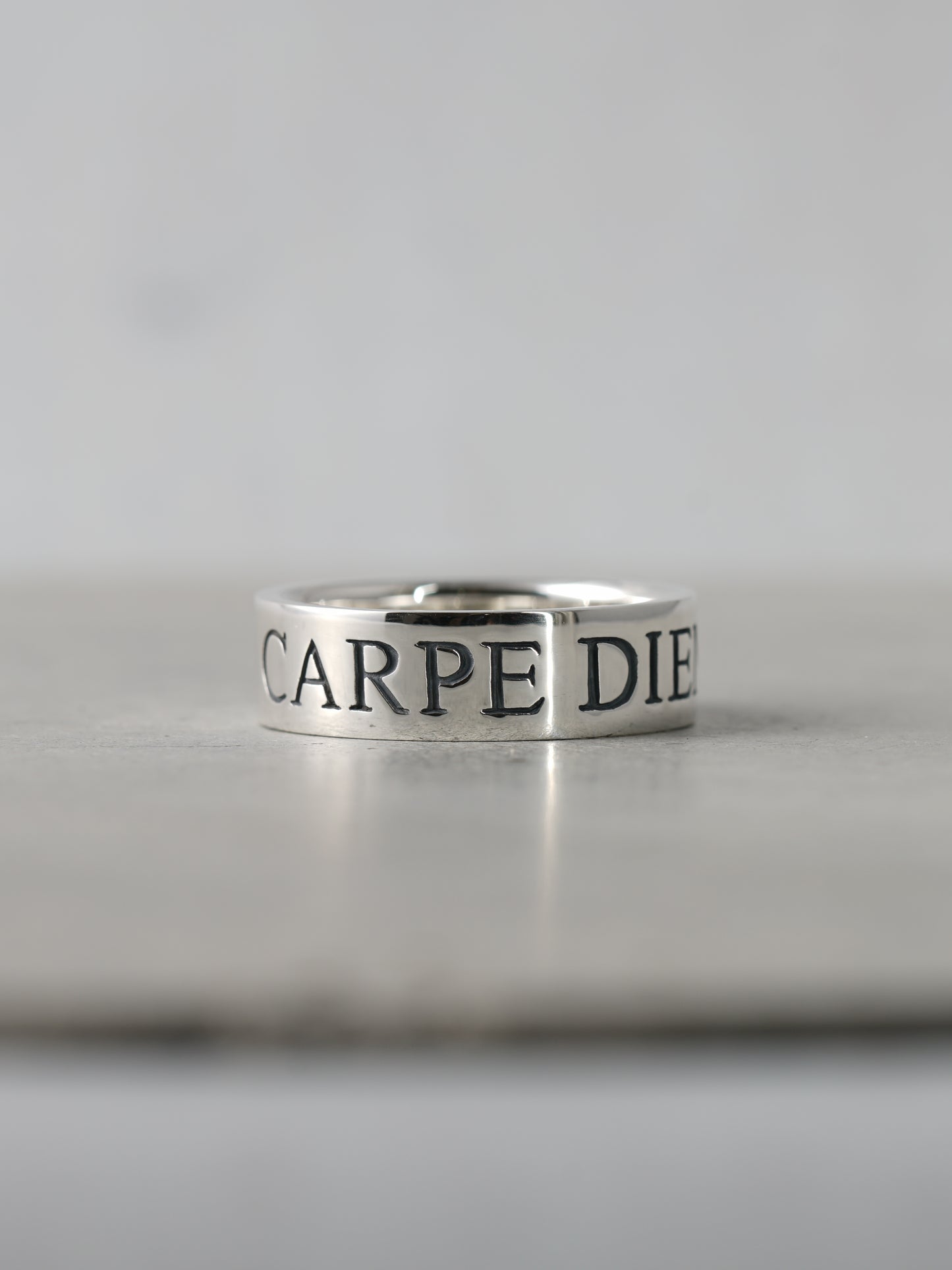 QR17P Carpe Diem Ring Polish ver.