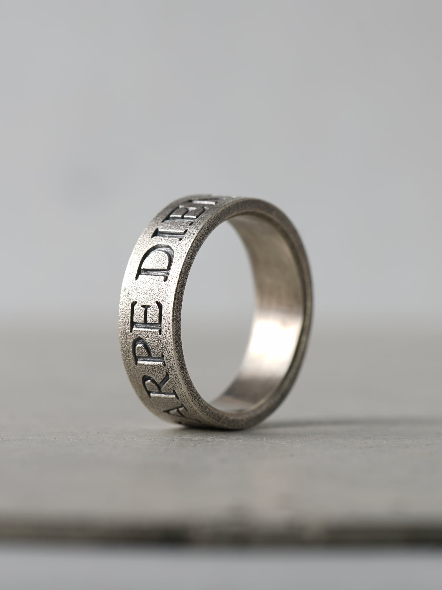 QR17A Carpe Diem Ring Antique ver.