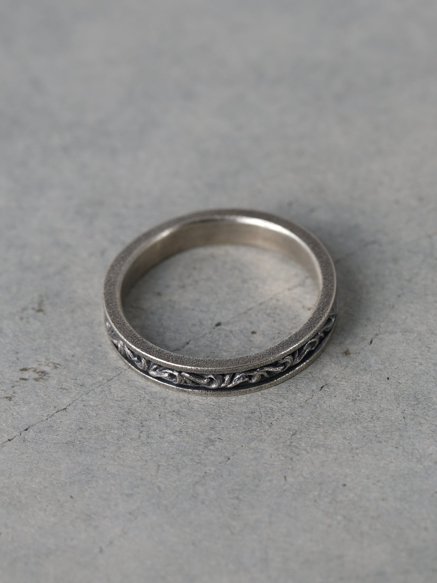 QR27A Flat Scroll Ring Antique ver.