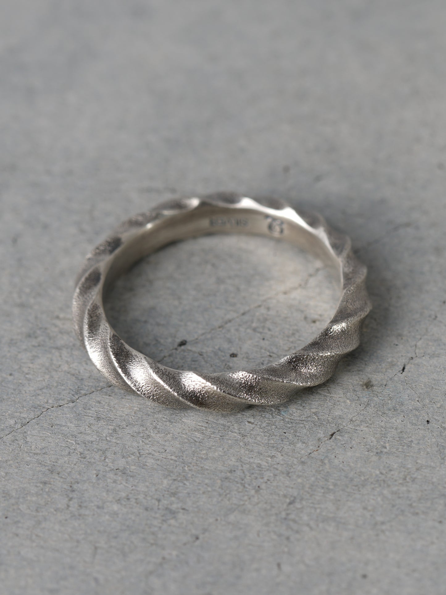 QR11A Twist Ring Antique ver.