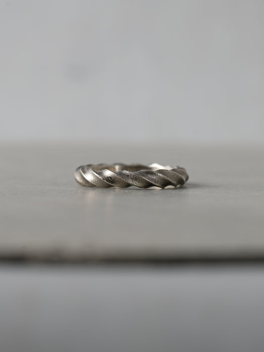 QR11A Twist Ring Antique ver.