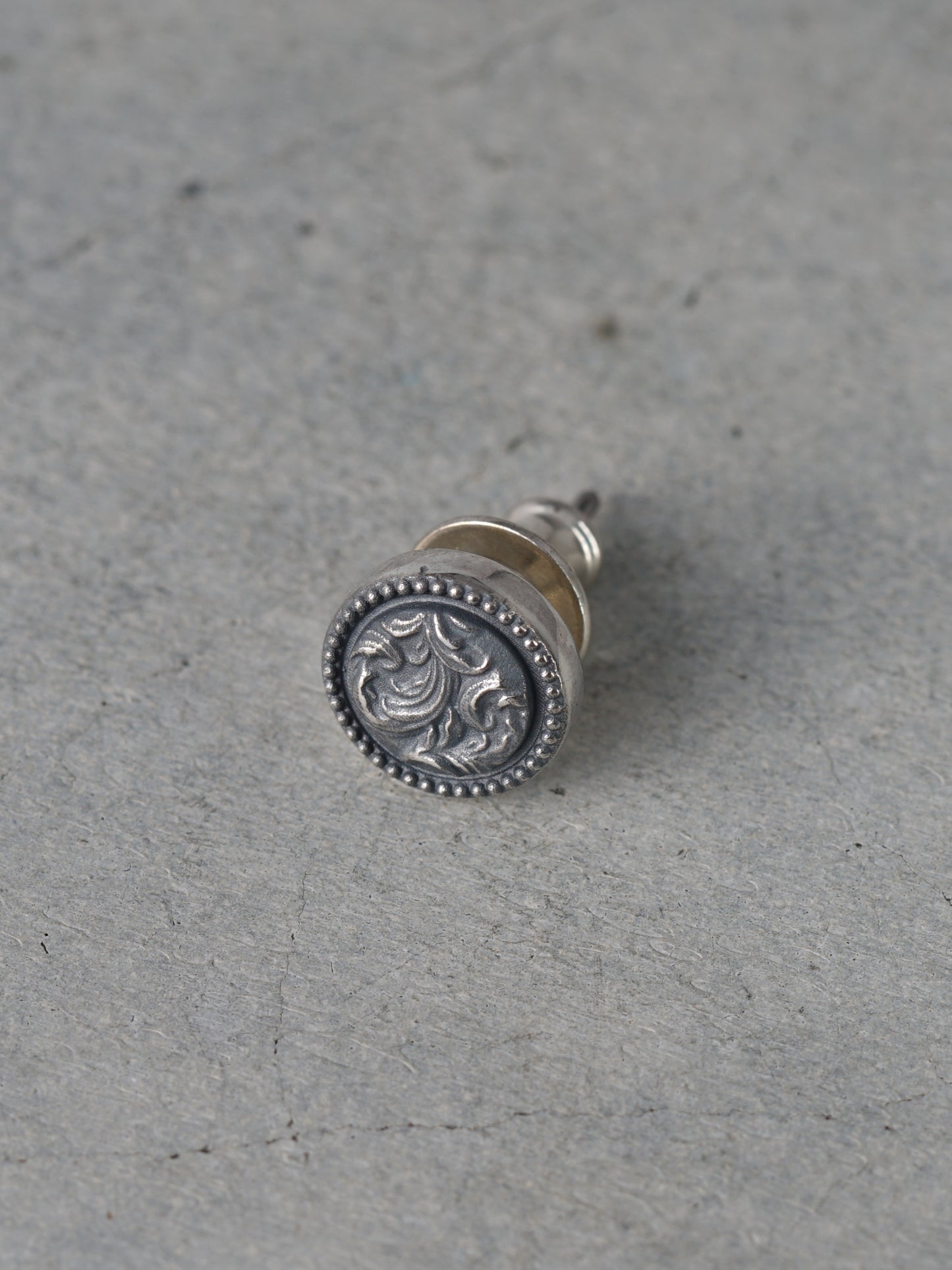 QP08P Scroll Button Pierce Polish ver.