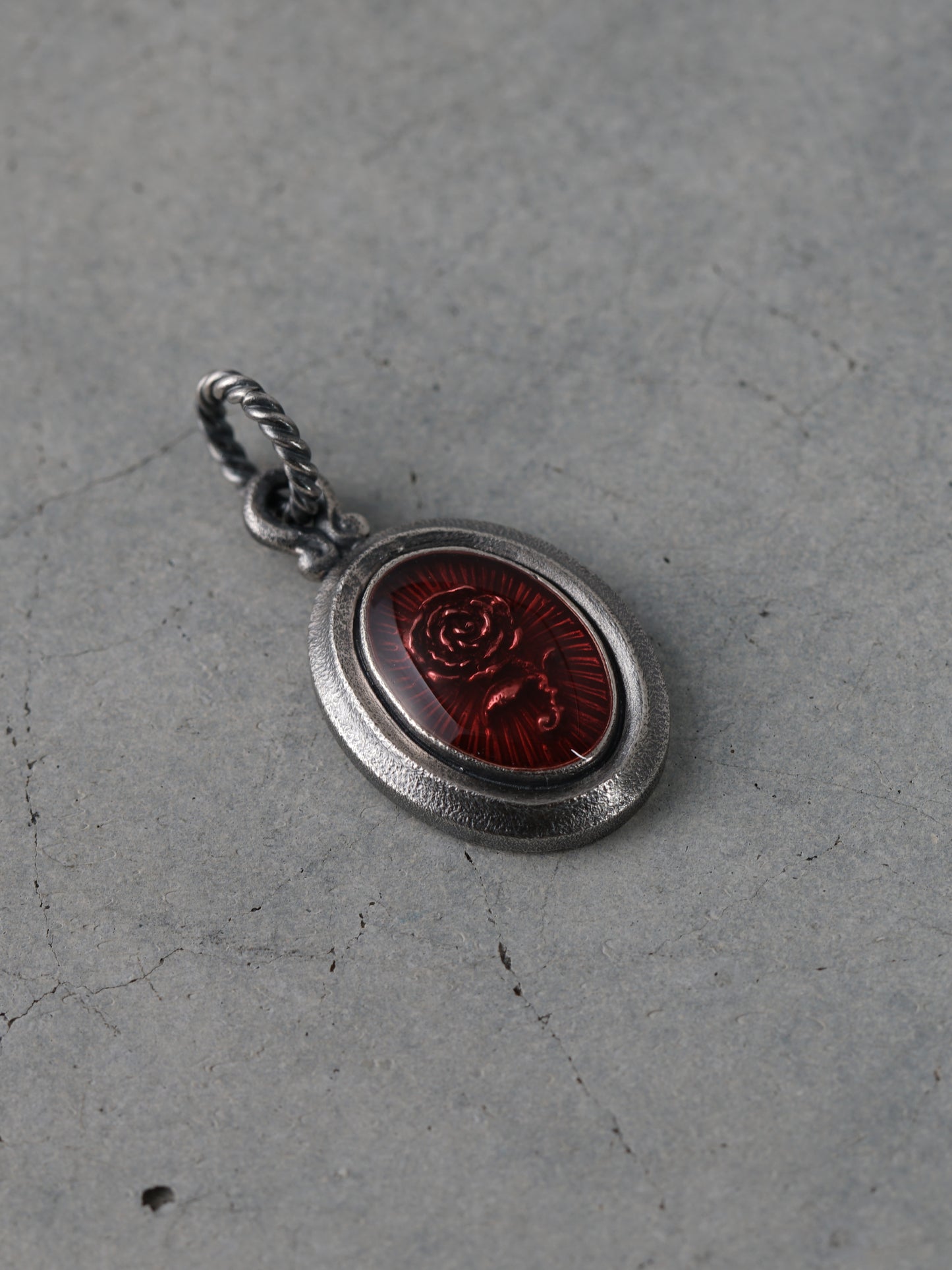 QN28A Rose Oval Pendant Antique ver.