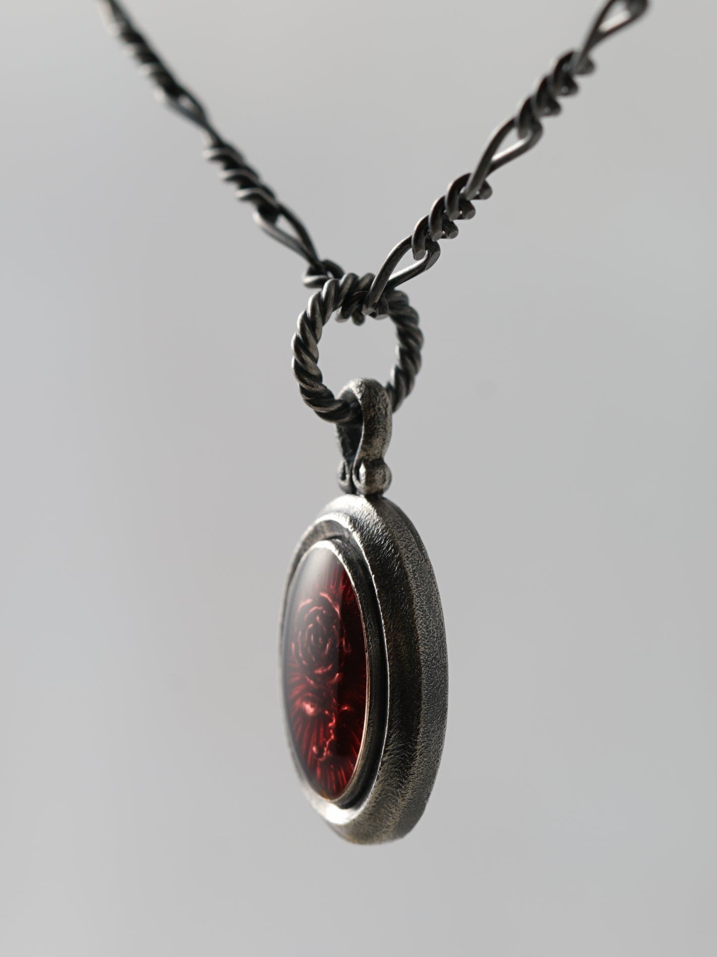 QN28A Rose Oval Pendant Antique ver.