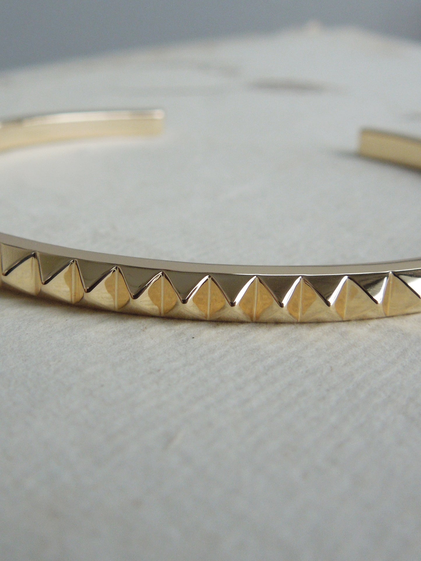 QSO138 Studs Bangle K18YG Custom