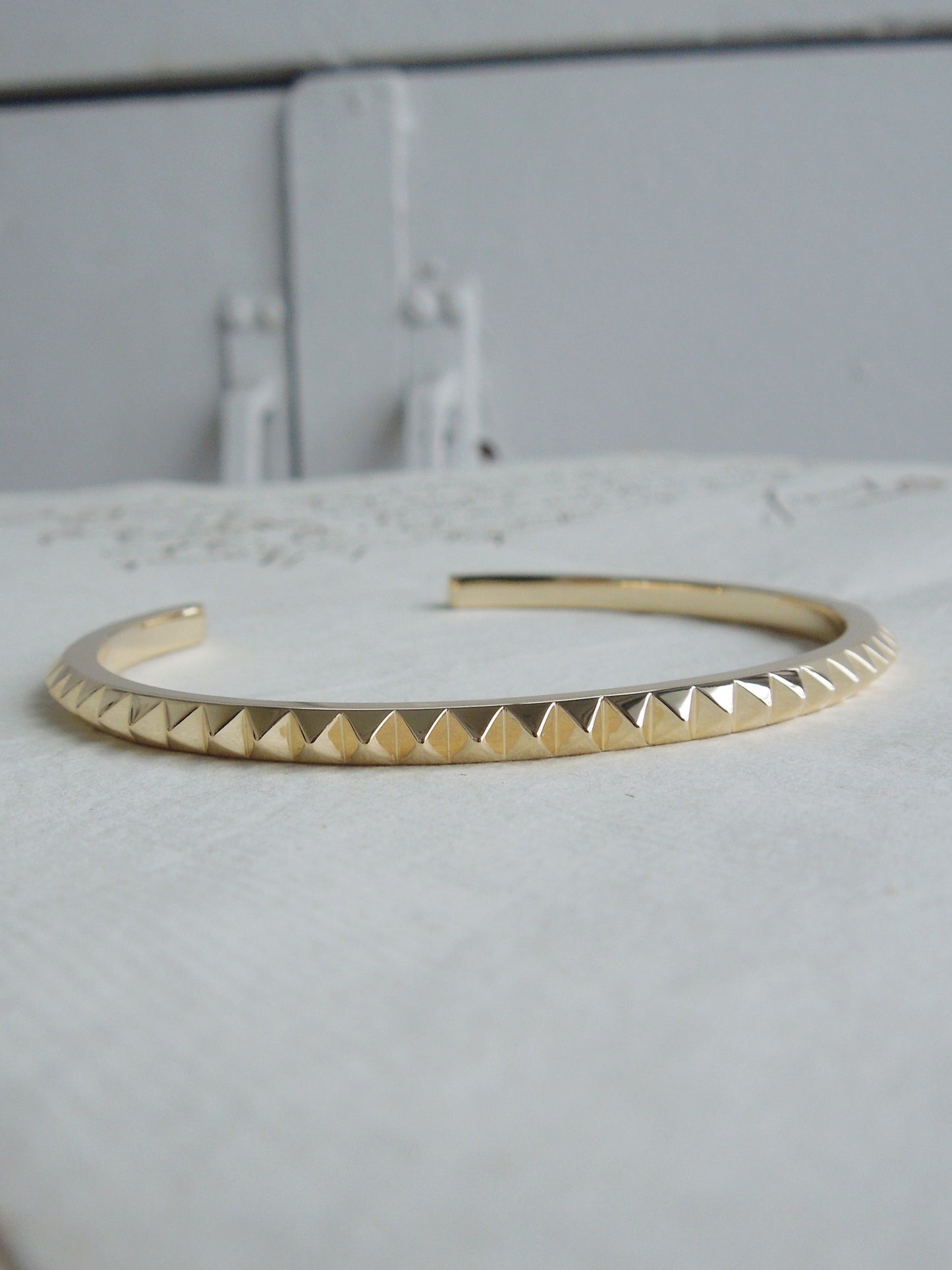 QSO138 Studs Bangle K18YG Custom